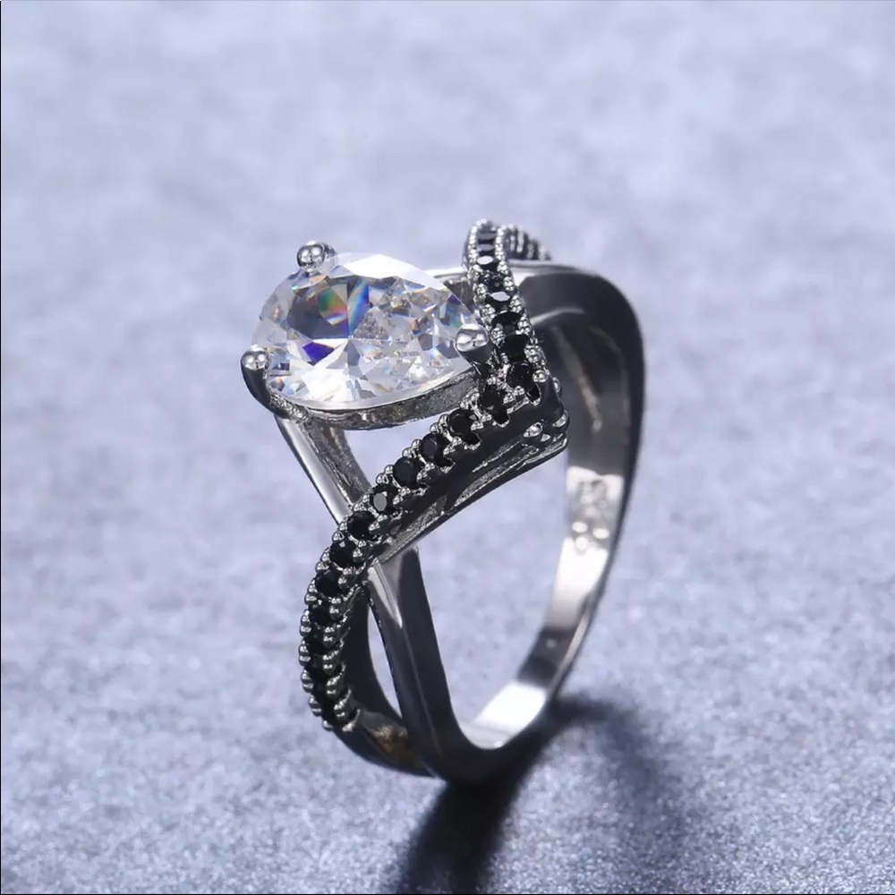 New Women’s 925 Silver Sapphire Romantic Ring - Picture 4 of 6